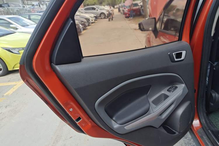 Used Ford EcoSport 2013 1.5L Automatic Fashion Model
