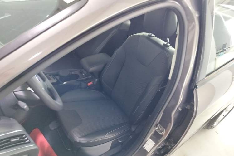 Used Ford Focus 2012 Sedan 1.6L Automatic Fashion Edition
