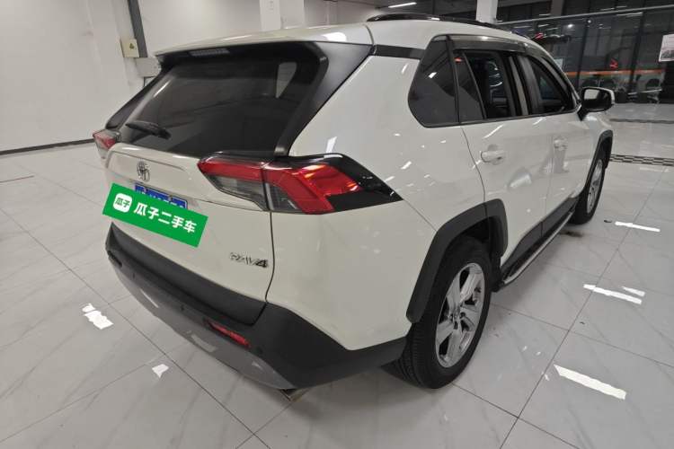 Used Toyota RAV4 2020 2.0L CVT Two-Wheel Drive Fashion PLUS Edition
