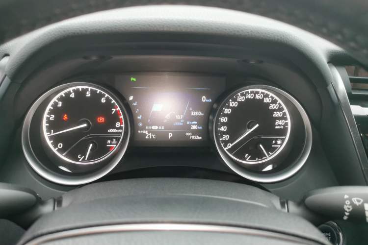 Used Toyota Camry 2018 2.0G Luxury Edition
