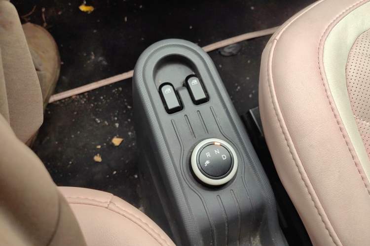 Used Wuling Hongguang MINIEV 2022 Macaron Premium Model – Lithium Iron Phosphate
