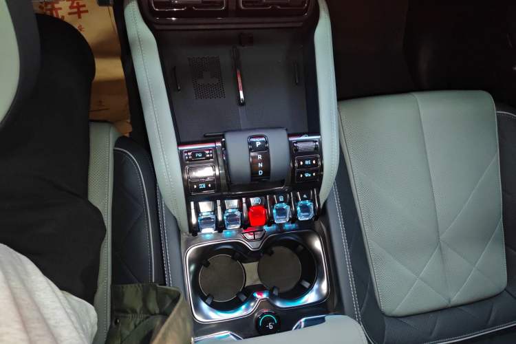 Used Formula Leopard Leopard 5 2023 Navigator Edition