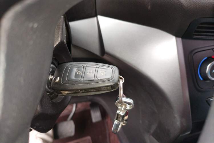 Used Ford Kuga 2017 EcoBoost 180 Two-Wheel-Drive Elite Trim
