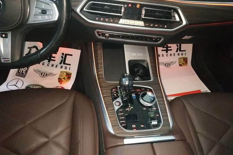 Used BMW X5 2022 Restyled xDrive 40Li Luxury Edition M Sport Package
