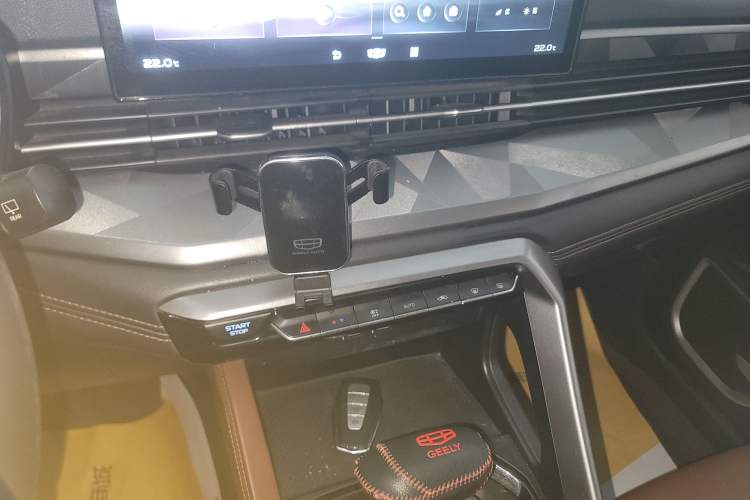 Used Geely Auto Vision X6 2021 PRO 1.4T Automatic Prestige Model

