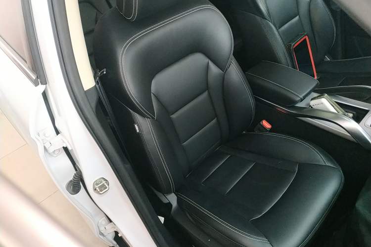 Used Geely Auto Emgrand X7 Sport 2016 1.8TD Automatic ZhiShang Model
