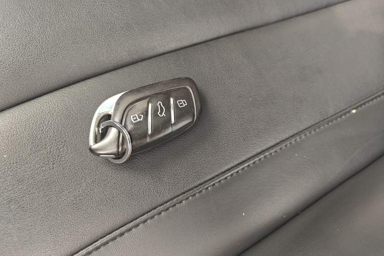 Used Roewe RX5 MAX 2019 300TGI Automatic Smart Cabin Luxury Edition
