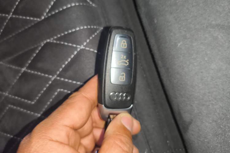 Used Audi Q4 e-tron 2022 50 e-tron quattro Visionary Edition
