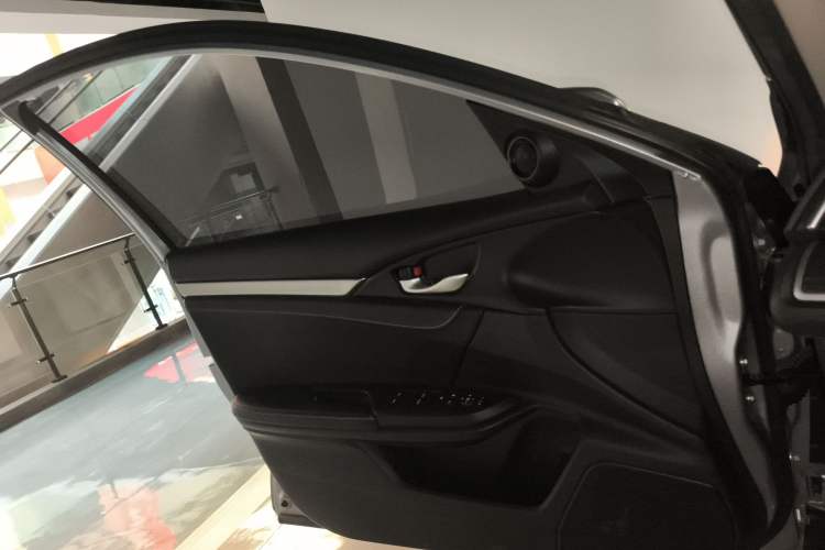 Used Honda Civic 2016 220TURBO CVT Luxury Edition
