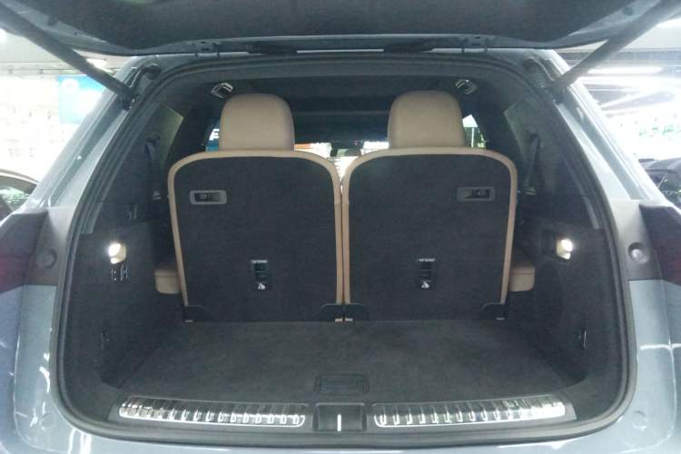 Used Li Auto L8 2025 Pro Smart Refresh Edition
