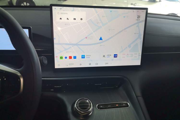 Used  E5 2024 440km Launch Edition
