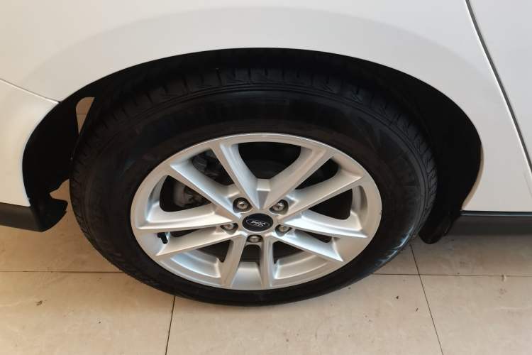 Used Ford Focus 2017 Sedan 1.6L Automatic Fashion Edition Smart Drive Version
