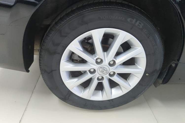 Used Toyota Camry 2015 Dual-Engine 2.5 HG Luxury Navigation Edition
