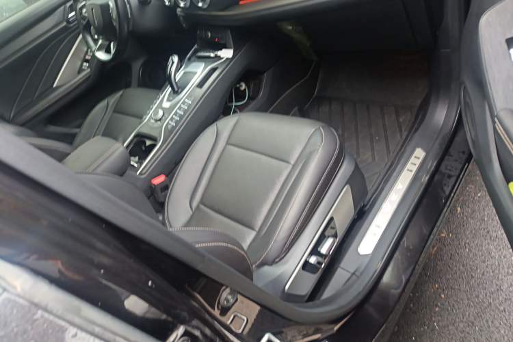 Used Wey VV6 2018 2.0T Two-Wheel Drive Flagship Version China V Standard