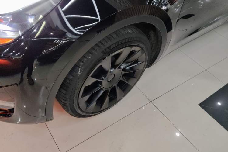 Used Tesla Model Y 2021 Long-Range All-Wheel-Drive Version