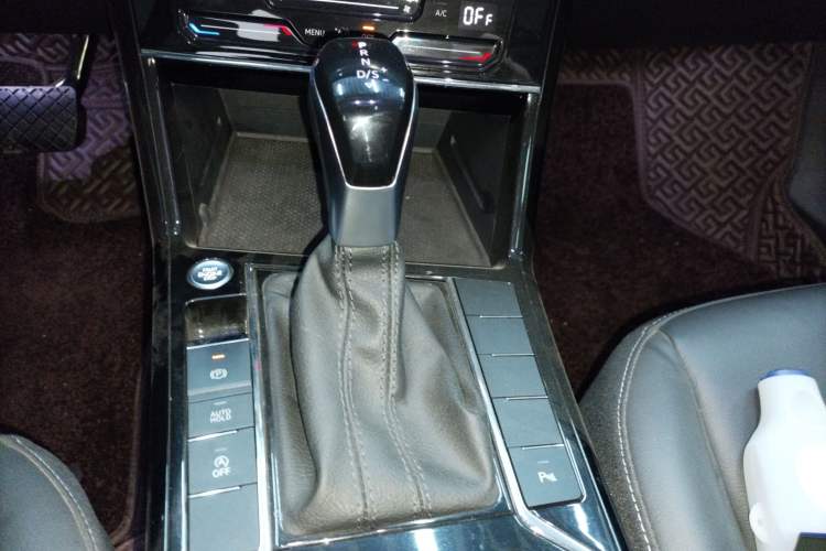 Used Volkswagen Passat 2022 330TSI Elite Edition Custom Version
