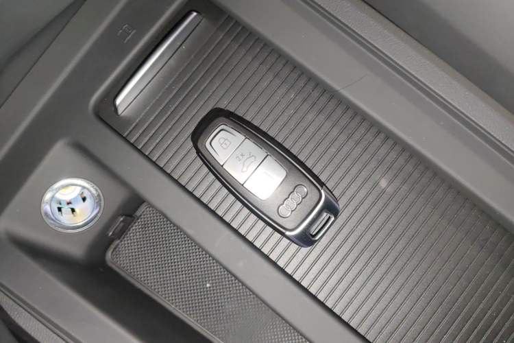 Used Audi e-tron 2021 50 quattro Luxury Edition
