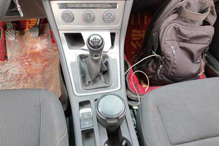 Used Volkswagen Golf 2014 1.6L Manual Fashion Edition