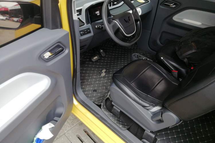 Used Wuling Hongguang MINIEV 2021 Macaron Premium Model – Lithium Iron Phosphate