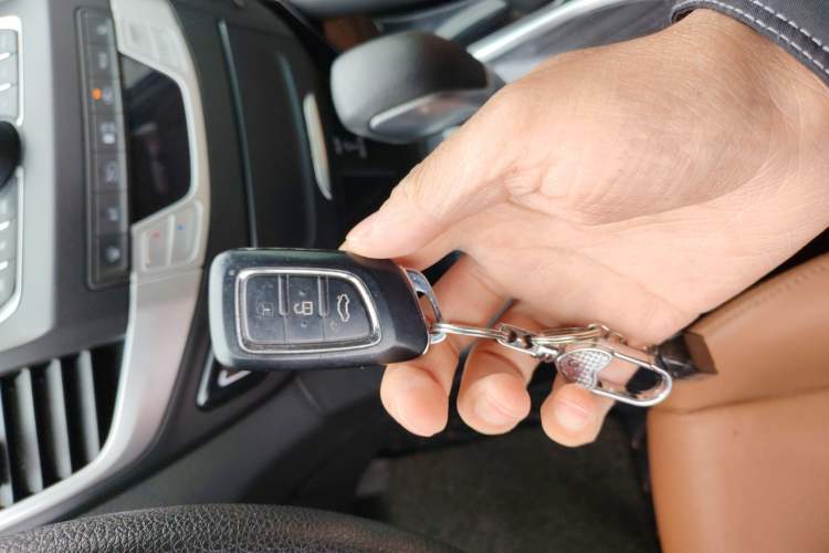 Used Dongfeng Fengdu MX5 2017 2.0L Automatic Urban Edition
