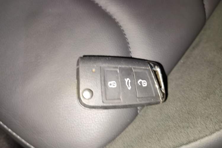 Used Volkswagen Tiguan L 2020 330TSI Automatic Two-Wheel Drive Panoramic Comfort Edition China VI Standard