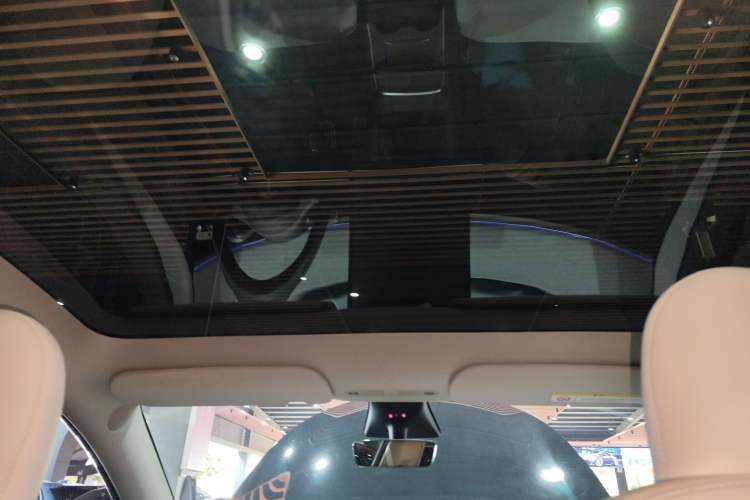 Used Tesla Model Y 2023 Long-Range All-Wheel-Drive Version
