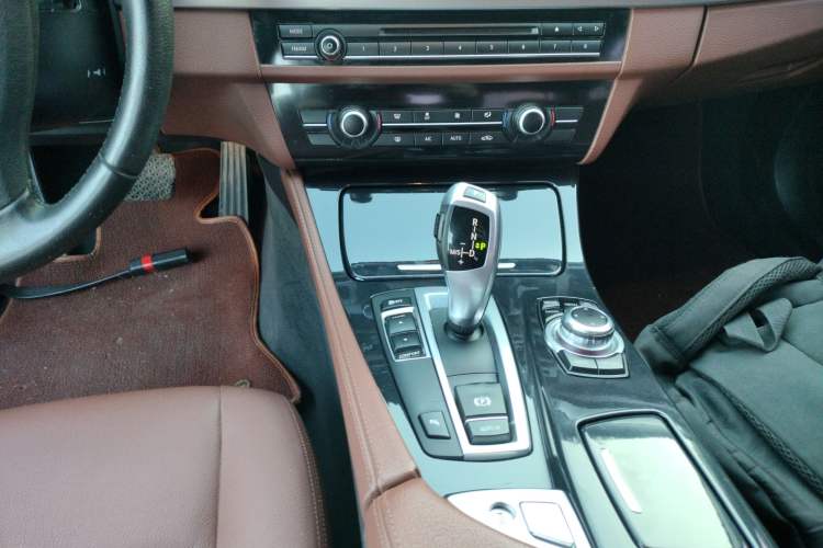 Used BMW 5 Series 2015 520i Elegant Edition
