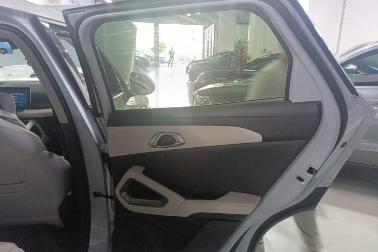 Used BYD Yuan UP 2024 401 km Active Version
