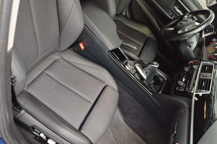 Used BMW 3 Series 2018 320Li Leading Model M Sport Package
