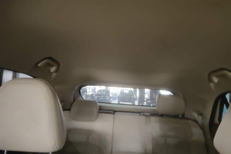 Used ORA Good Cat 2022 Morandi Edition 400km Standard Range Luxury Version Lithium-Ion Battery