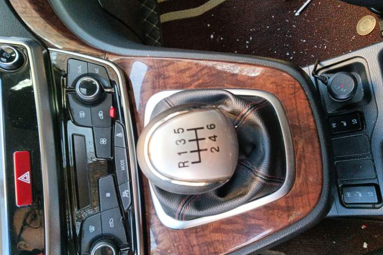 Used Haval H6 2017 Red-Label Sport Edition 1.5T Manual Two-Wheel Drive Elite Model
