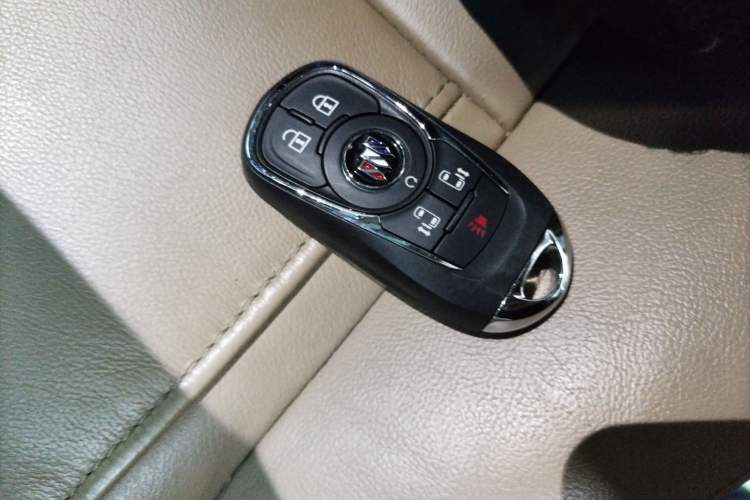 Used Buick GL8 2021 ES Land Cruiser 653T Luxury Edition