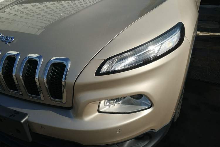 Used  Cherokee 2016 2.0L Superior Edition
