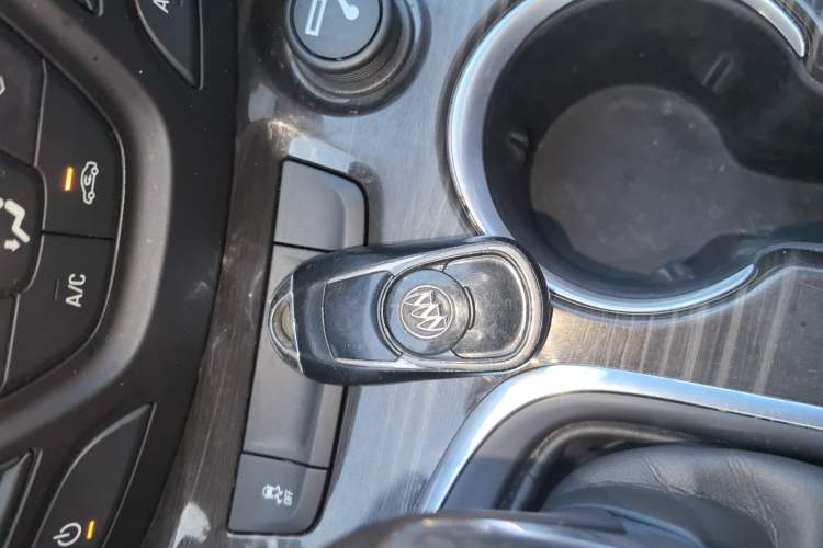 Used Buick Envision 2018 20T Two-Wheel-Drive Elite Model
