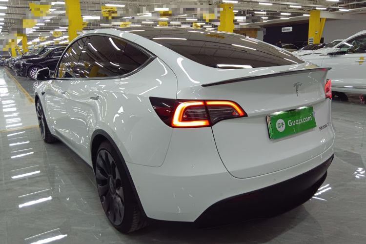 Used Tesla Model Y 2023 High-Performance All-Wheel-Drive Version
