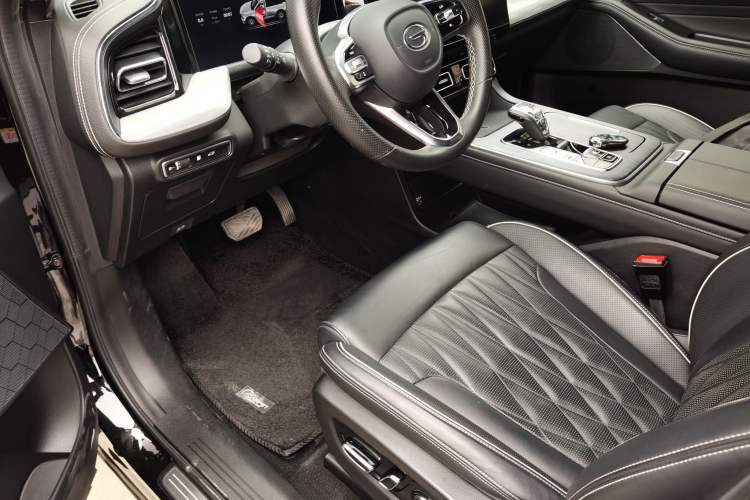 Used GAC Trumpchi GS8 2022 Flagship Series 2.0 TGDI Four-Wheel Drive Luxury Smart Connectivity Version (7 Seats)