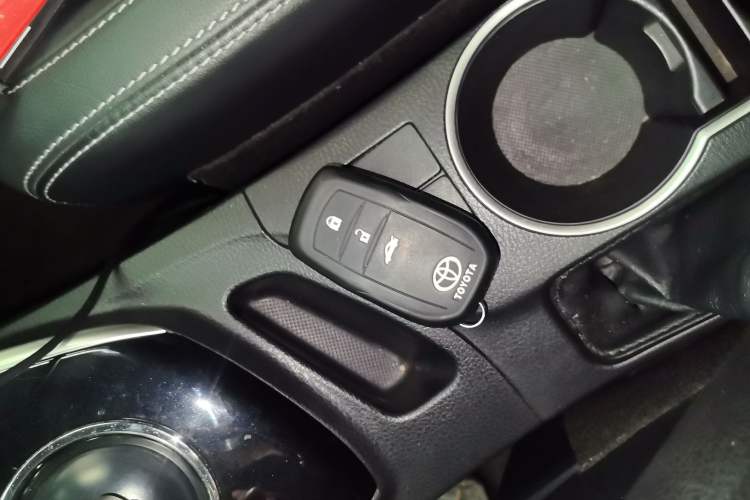 Used Toyota Levin 2016 Dual-Engine 1.8H GS-L E-CVT Leading Edition