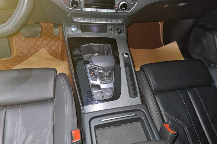 Used Audi Q5L 2022 40T Luxury Dynamic Model
