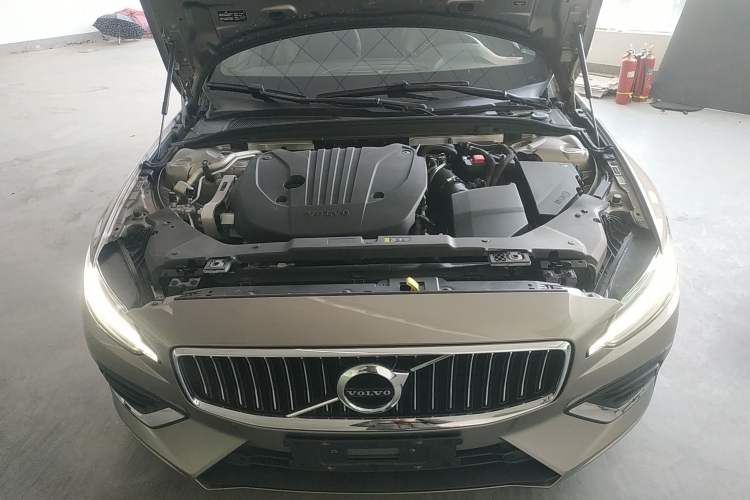 Used Volvo S60 2022 B4 Zhiyi Luxury Edition