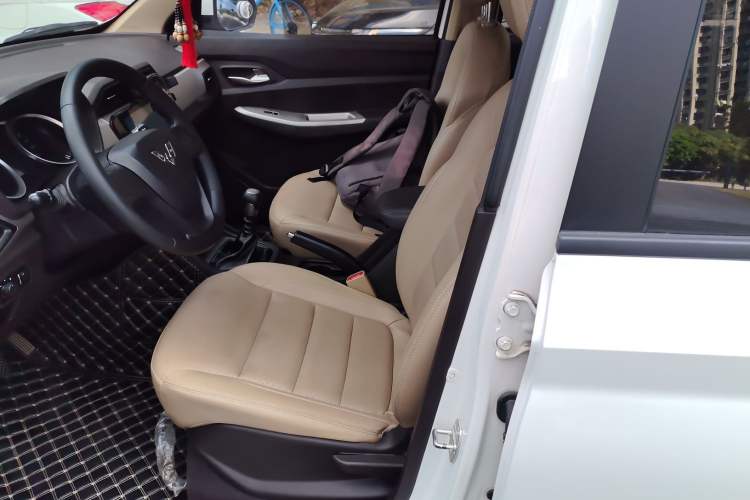 Used Wuling Hongguang 2019 1.5L S Comfort Edition China VI LAR
