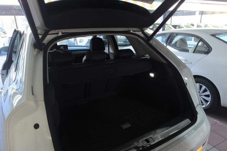 Used Audi Q3 2018 30th Anniversary Edition 40 TFSI quattro all-wheel-drive sport model
