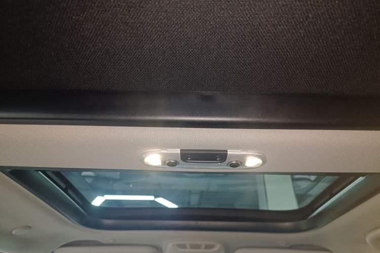 Used  MINI 2022 Updated 1.5T COOPER Classic Edition Five-Door Version
