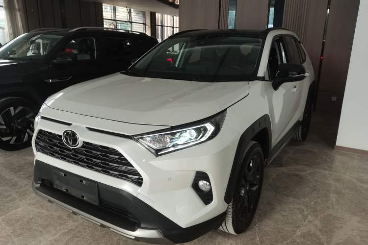 Used Toyota RAV4 2022 2.0L CVT Four-Wheel Drive Premium Edition