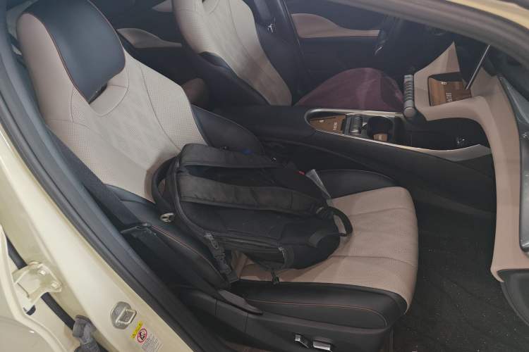 Used BYD Dolphin 2023 420 km Fashion Edition
