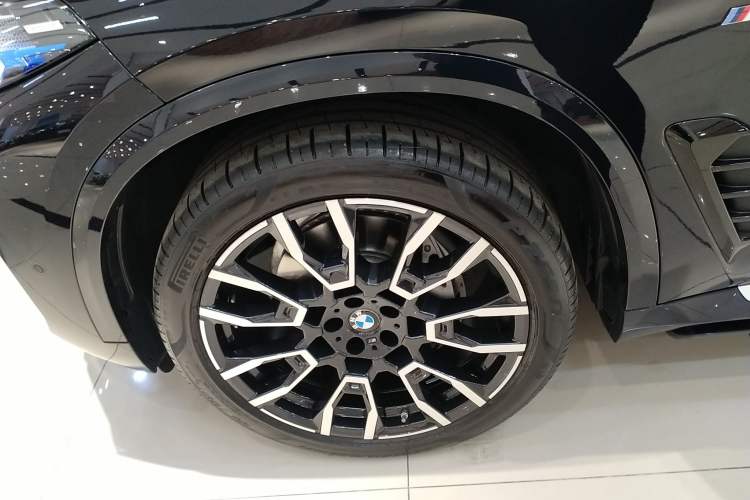 Used BMW X5 2023 xDrive 40Li M Sport Package