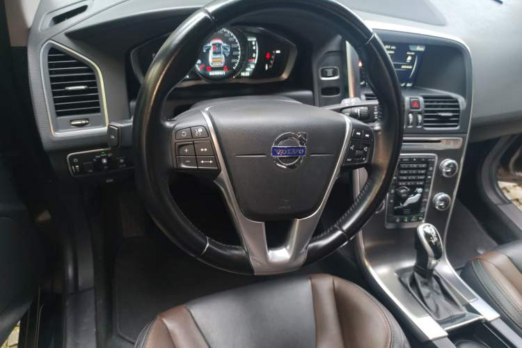 Used Volvo XC60 2015 T5 AWD Zhiyuan Edition
