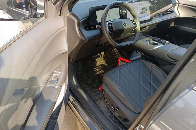 Used Changan CS75 PLUS 2025 4th Generation UItra 2.0T New Blue Whale Smart Intelligent Powertrain Version
