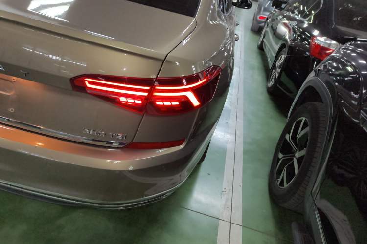 Used Volkswagen Passat 2019 380TSI Prestige Edition China VI Standard
