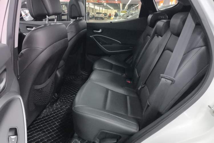 Used Hyundai Santa Fe 2013 2.4L Automatic Two-Wheel Drive Smart Version
