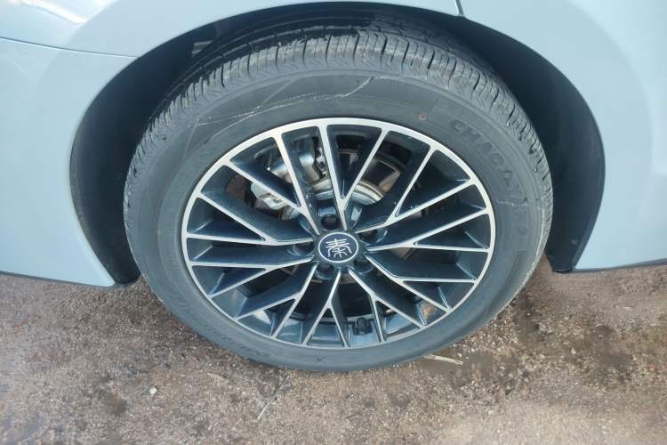 Used BYD Qin L 2025 DM-i Smart Drive 120KM Excellence Model